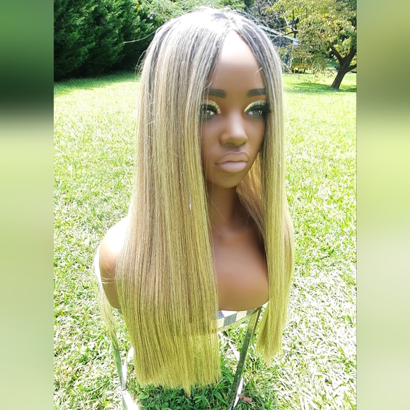 24 inches rooted Sandy blonde straigh5 blunt cut - Picture 9 of 17